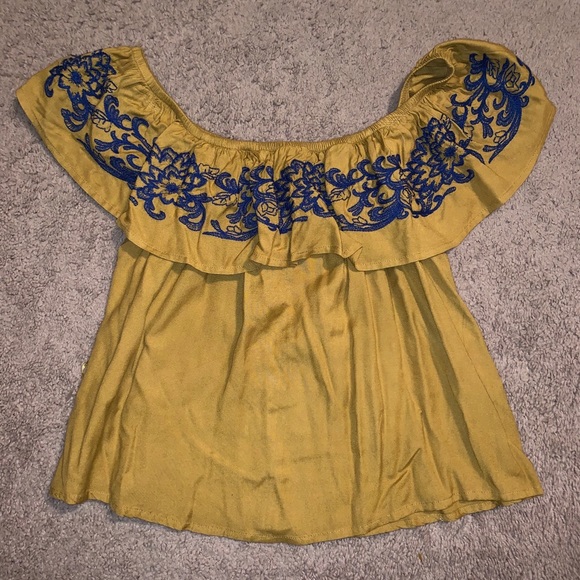 Off the shoulder top - Picture 1 of 1